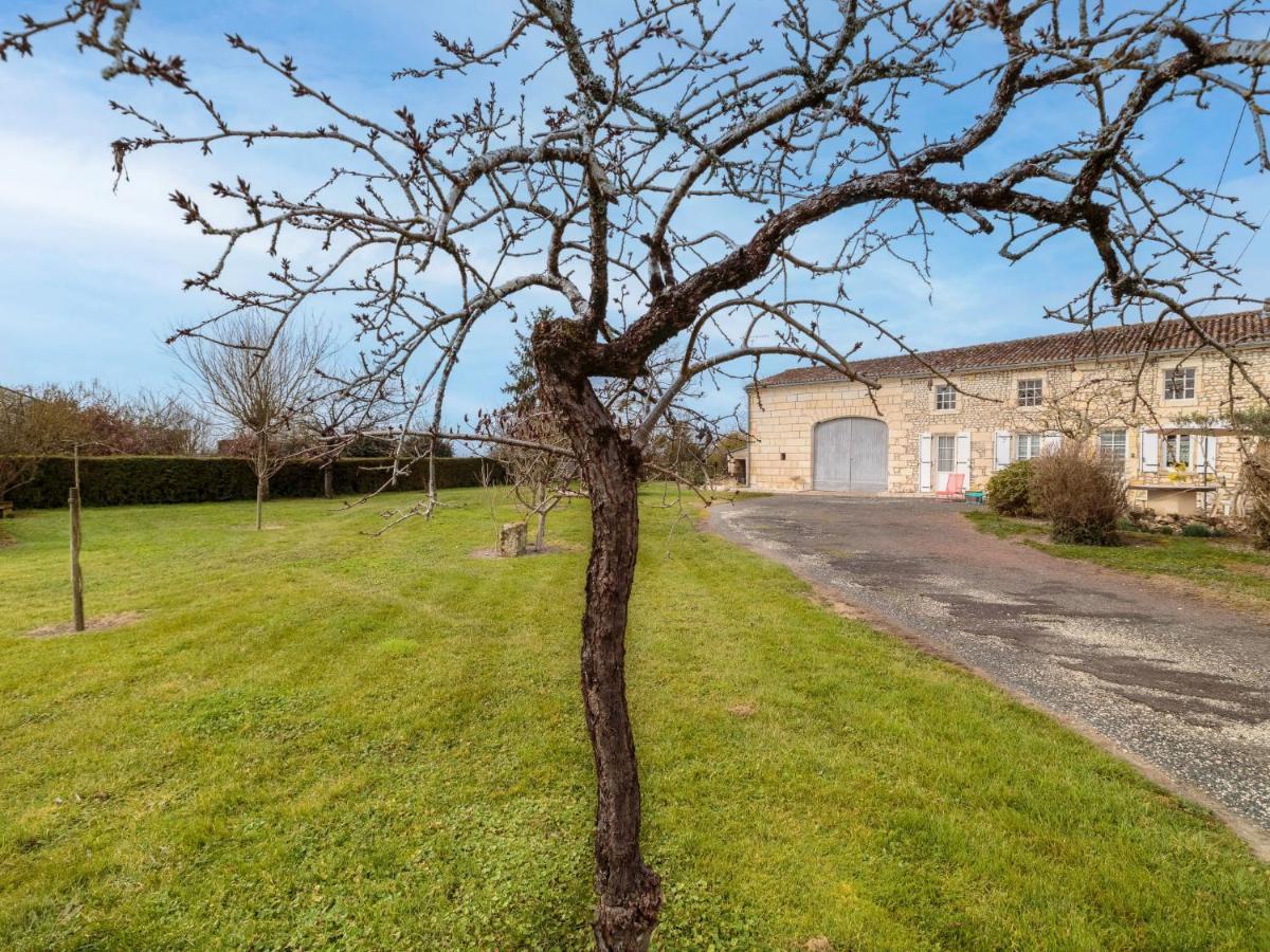 Holiday Home Gite La Truffiere Saintongeaise By Interhome Berneuil  Экстерьер фото